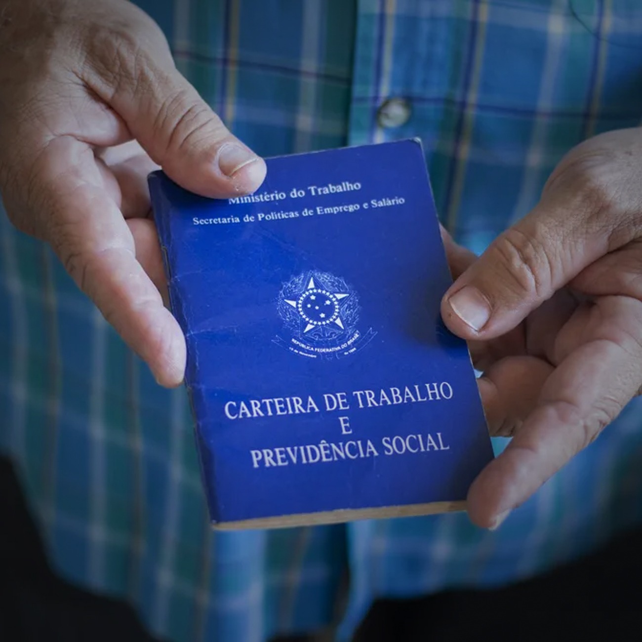 Mercado de trabalho no Brasil bate recordes e desemprego chega a 6,2%